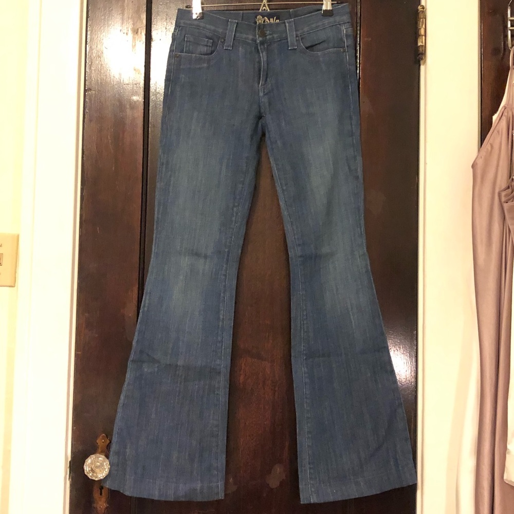 Anlo Jeans. Expensive Looking Medium Wash. NICE.